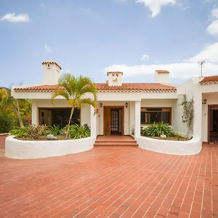 Chalet With Heated Pool In Gran Canaria *