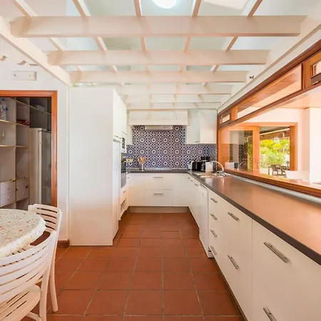 Horská chata In Maspalomas With Heated Pool